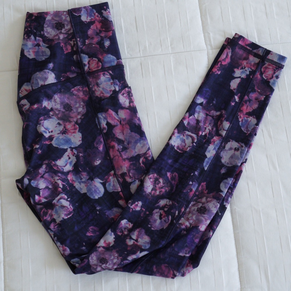 Athleta Salutation Stash 7/8 Legging Size S